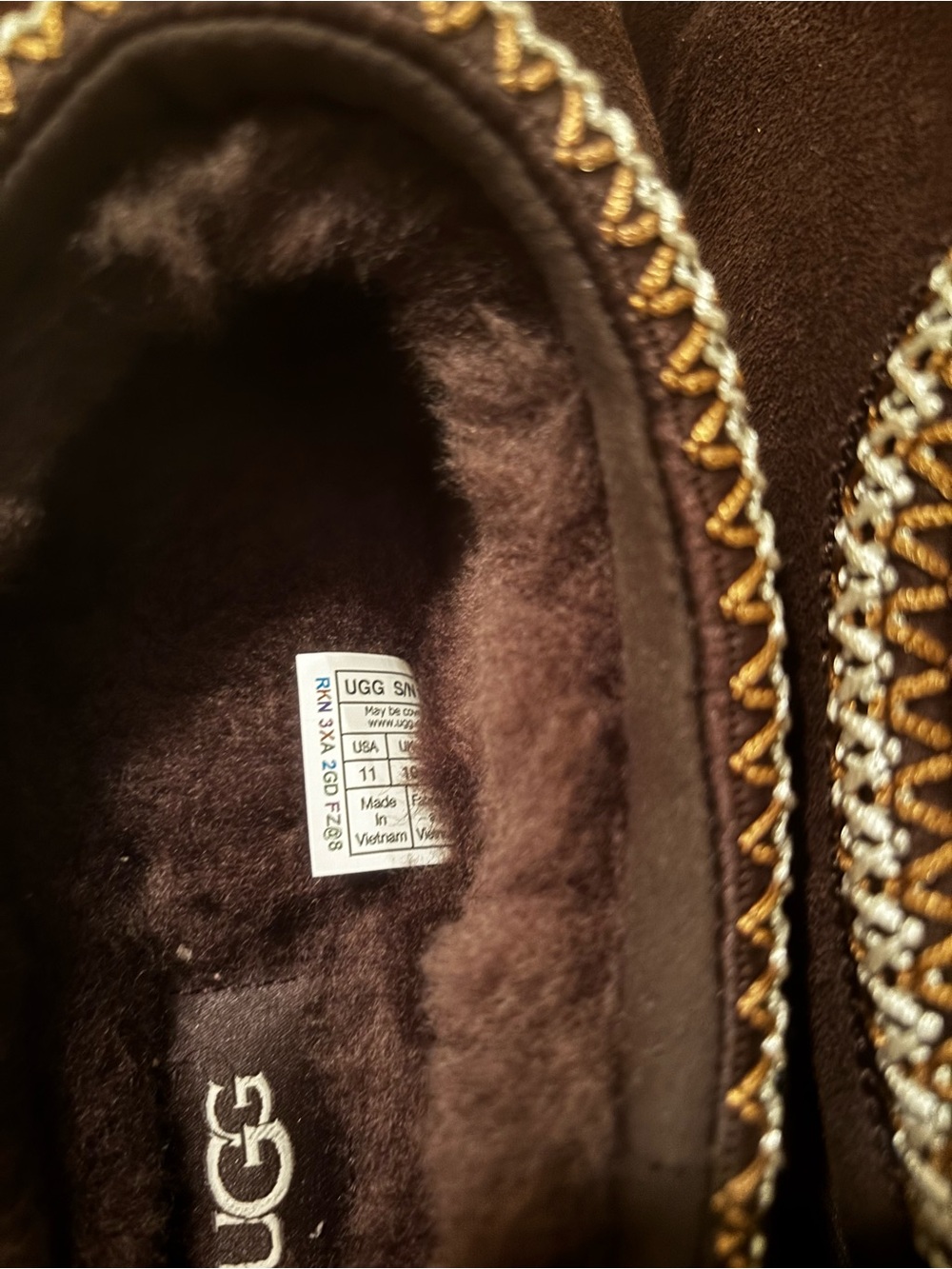Unisex uggs.